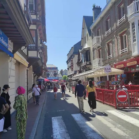 In Etretat Near Cliffs & 別荘 ボルドー・サン・クレール