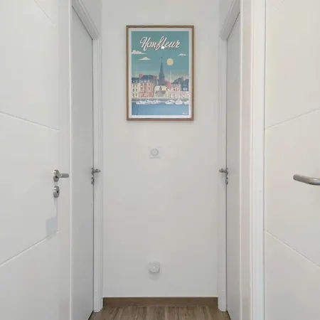 In Etretat Near Cliffs & Tatil Evi