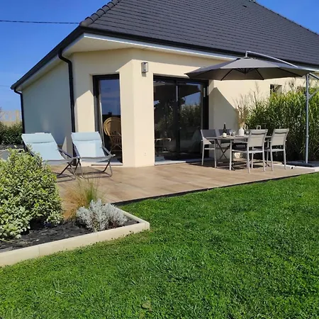 In Etretat Near Cliffs & * Bordeaux-Saint-Clair